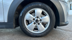 MINI Hatchback 1.5 Cooper Classic 5dr Petrol Hatchback